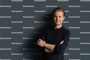 Juntos na corrida pela e-mobilidade e sustentabilidade: Nico Rosberg torna-se o embaixador da Jungheinrich
