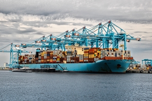 Maersk emite primeiro título verde para financiar navios movidos a metanol