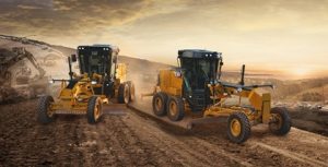 A Caterpillar atingiu a marca expressiva de 80 mil motoniveladoras fabricadas no Brasil. A empresa é pioneira na produção de máquinas pesadas de construção no país. A Caterpillar fabrica máquinas pesadas no Brasil desde 1960, sendo a motoniveladora o primeiro produto manufaturado localmente em suas linhas de montagem. Recentemente, a Caterpillar alcançou a marca expressiva de 80.000 motoniveladoras produzidas no Brasil em sua fábrica de Piracicaba, São Paulo. A fábrica de Piracicaba produz diversos modelos de motoniveladoras que atendem às necessidades dos clientes globalmente. A família de motoniveladoras de pequeno e médio portes manufaturada no Brasil são destinadas a clientes do mundo todo. 